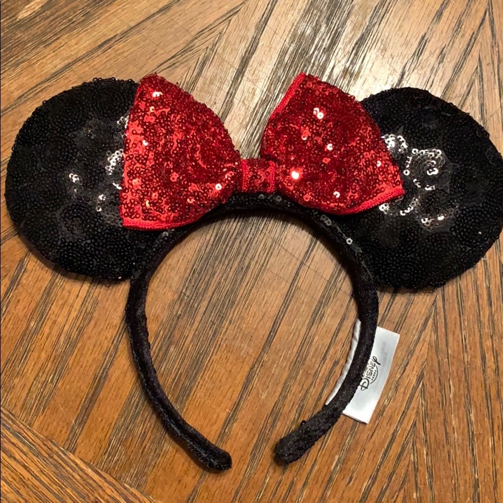 Minnie mouse ears